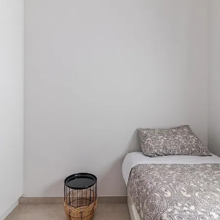 Apartment Flatguest Urban Haven