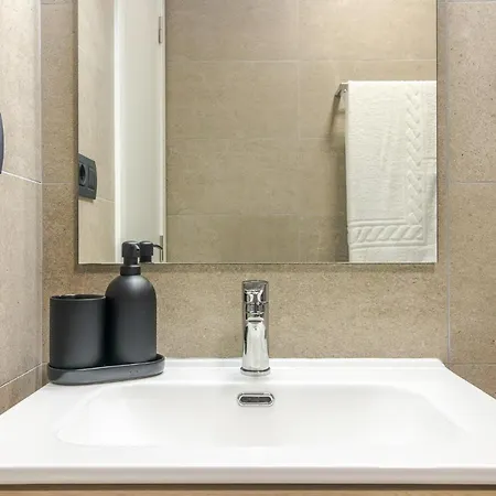 Flatguest Urban Haven Apartment